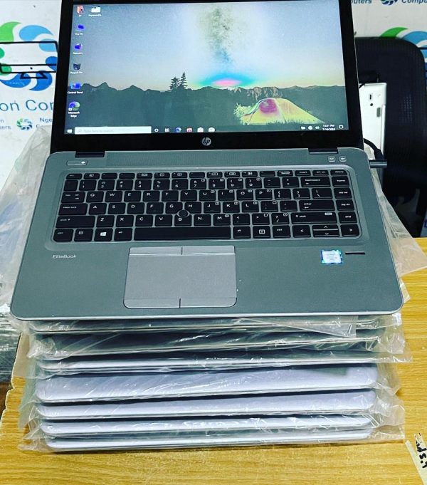 Hp elitebook 840 g3  core i5 8g 256ssd
