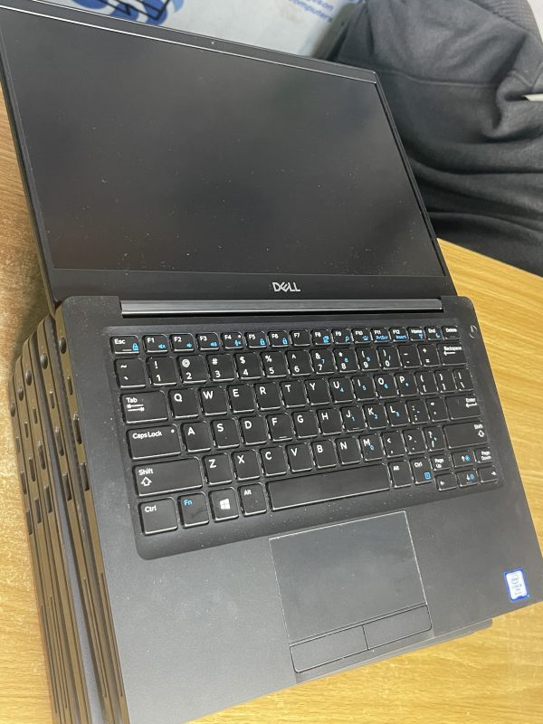 Dell latitude 7390 core i5 8GB 256ssd - Image 2