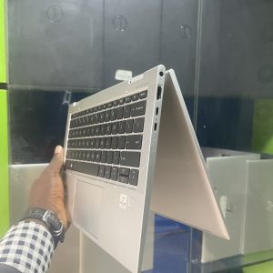 Hp elitebook 830 G7 core I5 16gb 512ssd