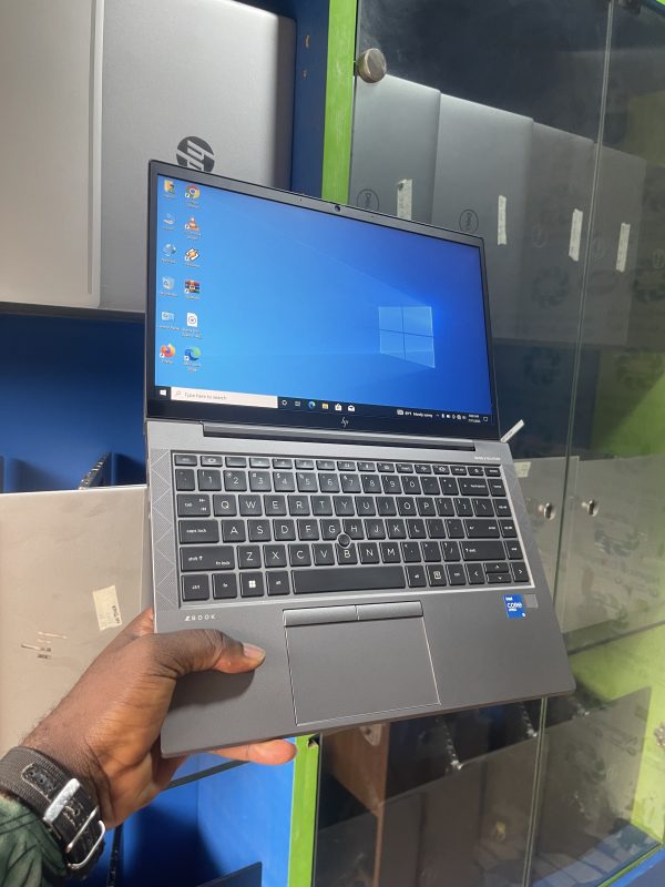 Hp Zbook firefly 14 u G8 core i5 16gb 512ssd