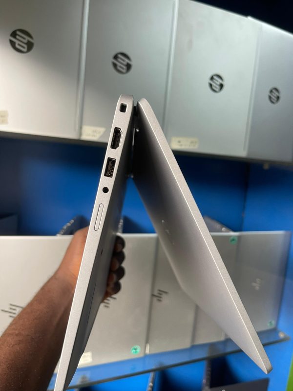 Dell latitude 5320 2in1 core i5 16gb 256ssd - Image 2