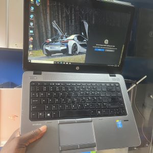 Hp elitebook core i7 8GB RAM 256SSD