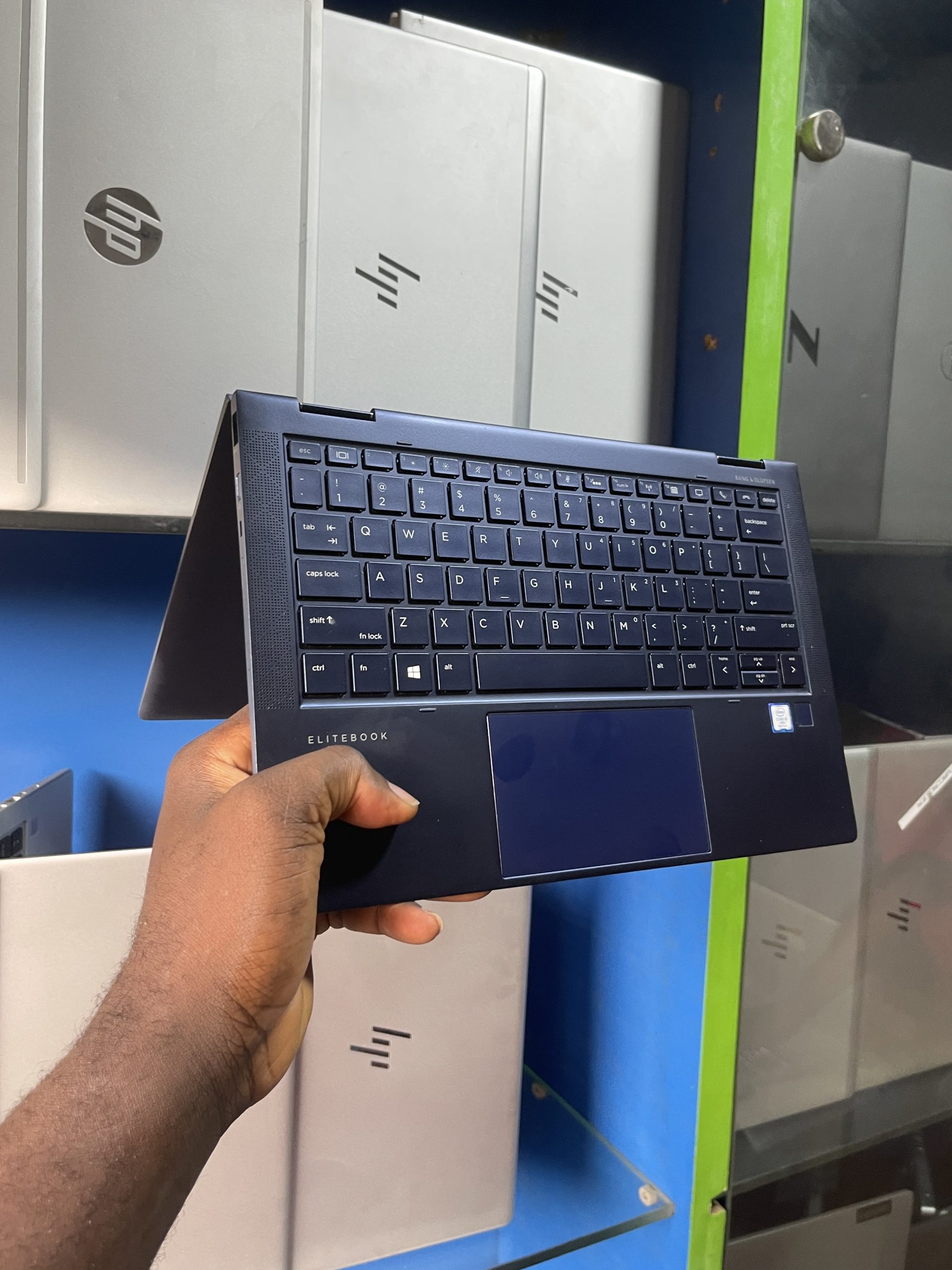 Hp dragonfly core i5 16gb 512ssd - Image 5