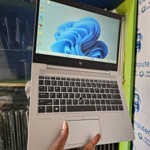 Hp elitebook 830 g5/g6 core i5 8gb 256SSD